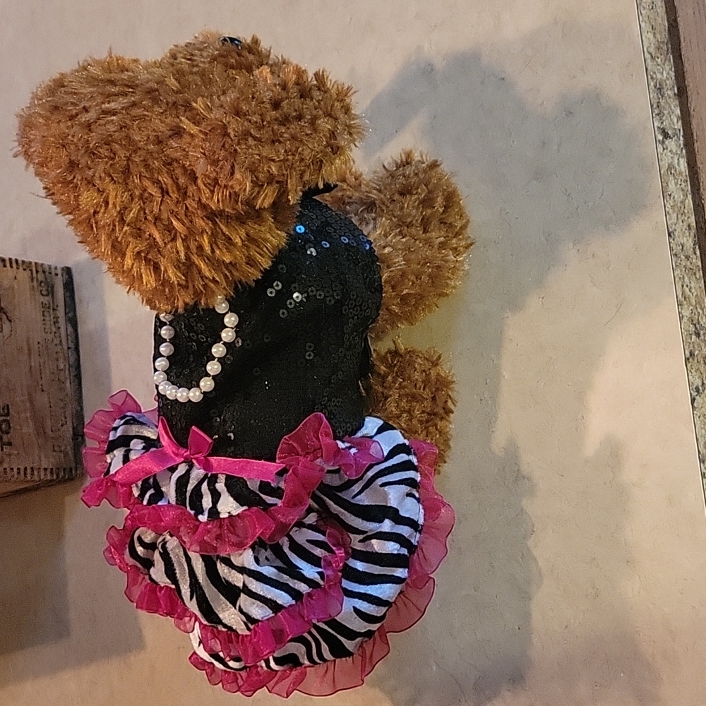 Cute dress with necklace